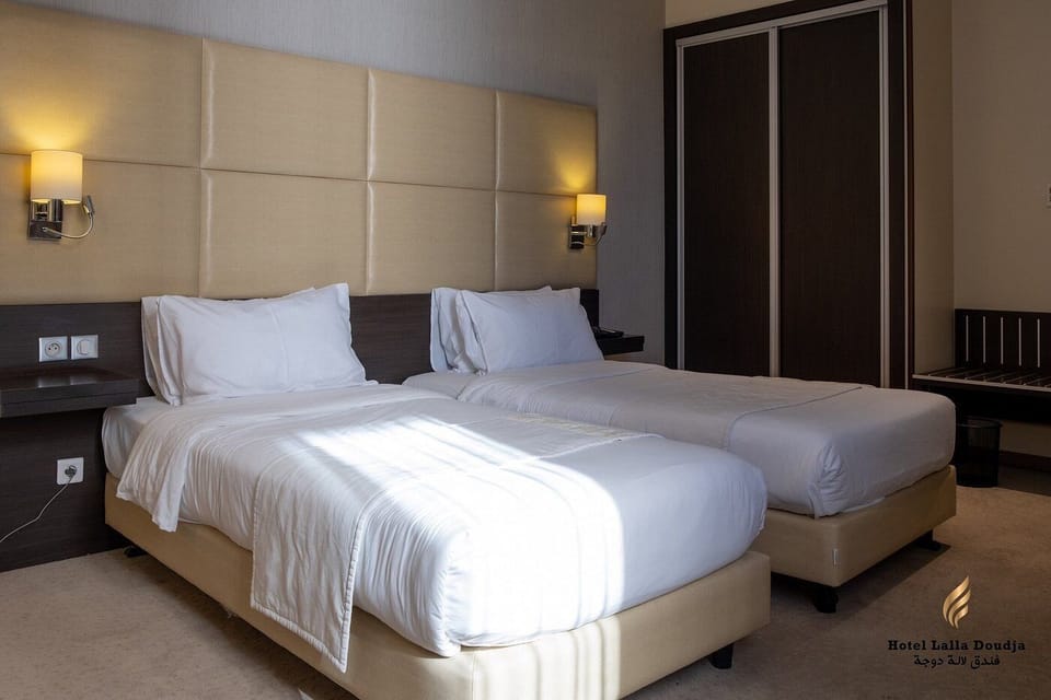 Standard Room | Minibar, desk, laptop workspace, blackout drapes