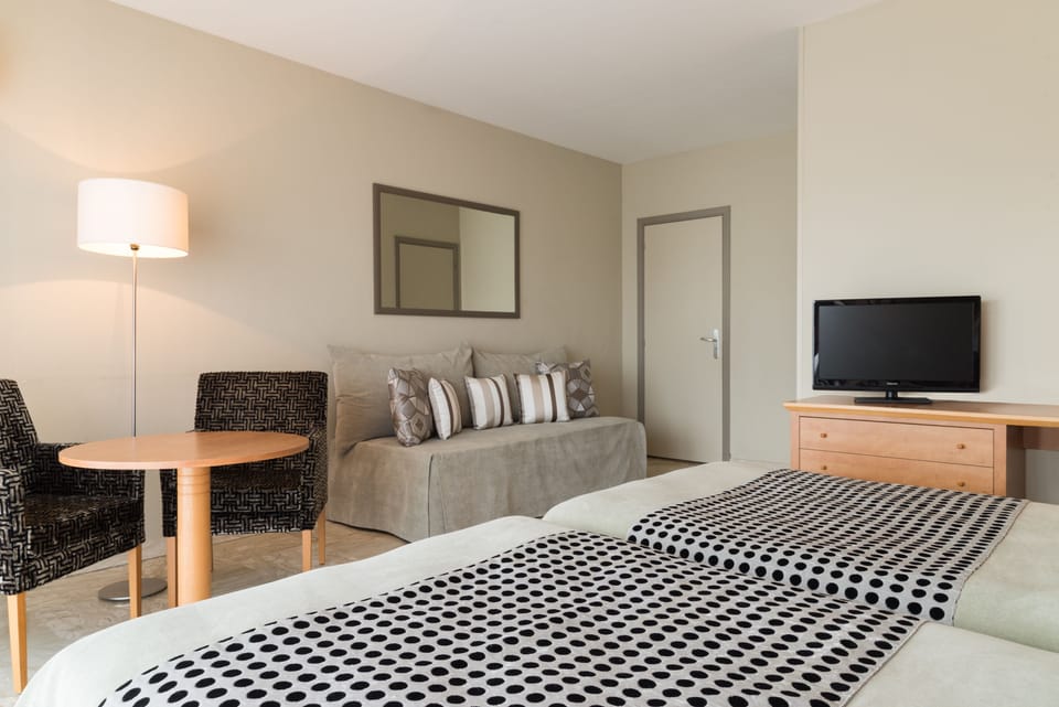 Comfort Double or Twin Room, Terrace | In-room safe, desk, soundproofing, travel crib
