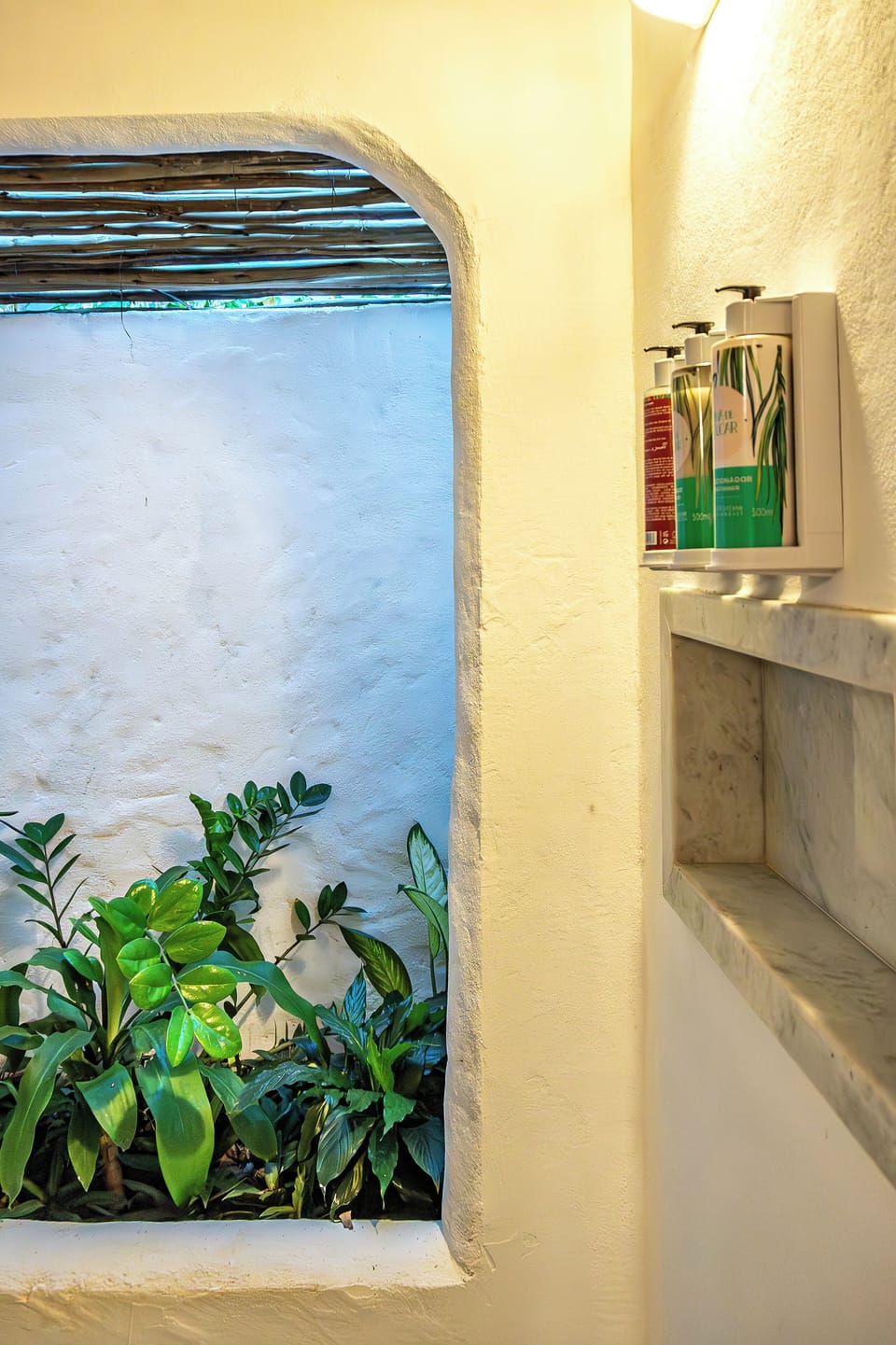 Standard Piso Térreo | Bathroom | Eco-friendly toiletries, hair dryer, towels, soap