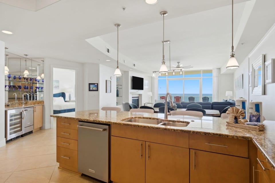Condo, Multiple Beds (Turquoise D806) | Interior