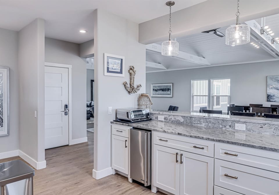 Entrance to Kitchen