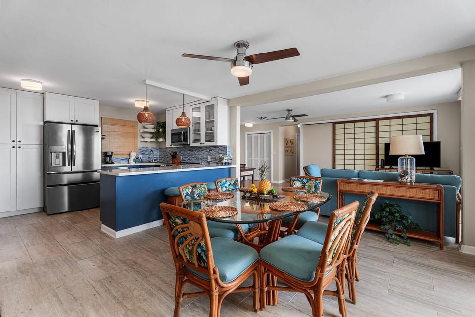Condo, Multiple Beds, Ocean View (Kailua Village#705) | Interior