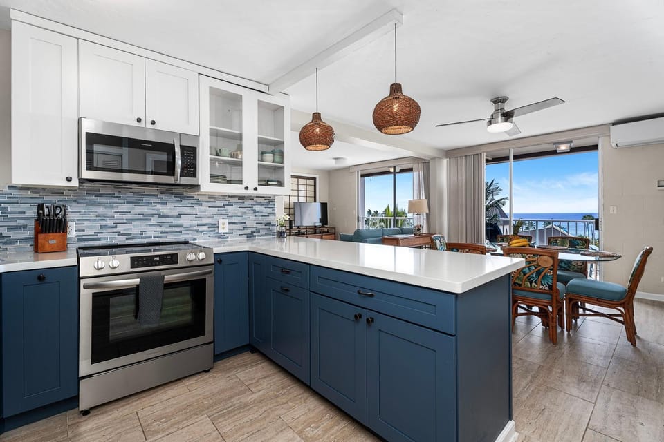 Condo, Multiple Beds, Ocean View (Kailua Village#705) | Private kitchen