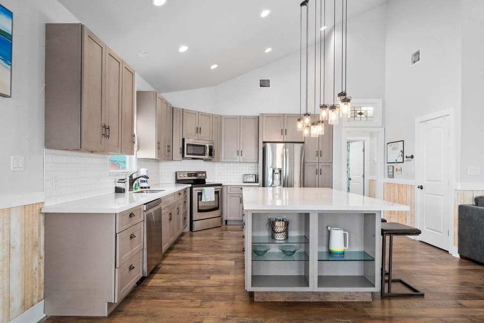 House, Multiple Beds, Balcony (BV 158 Beach View) | Private kitchen | Fridge, microwave, oven, stovetop