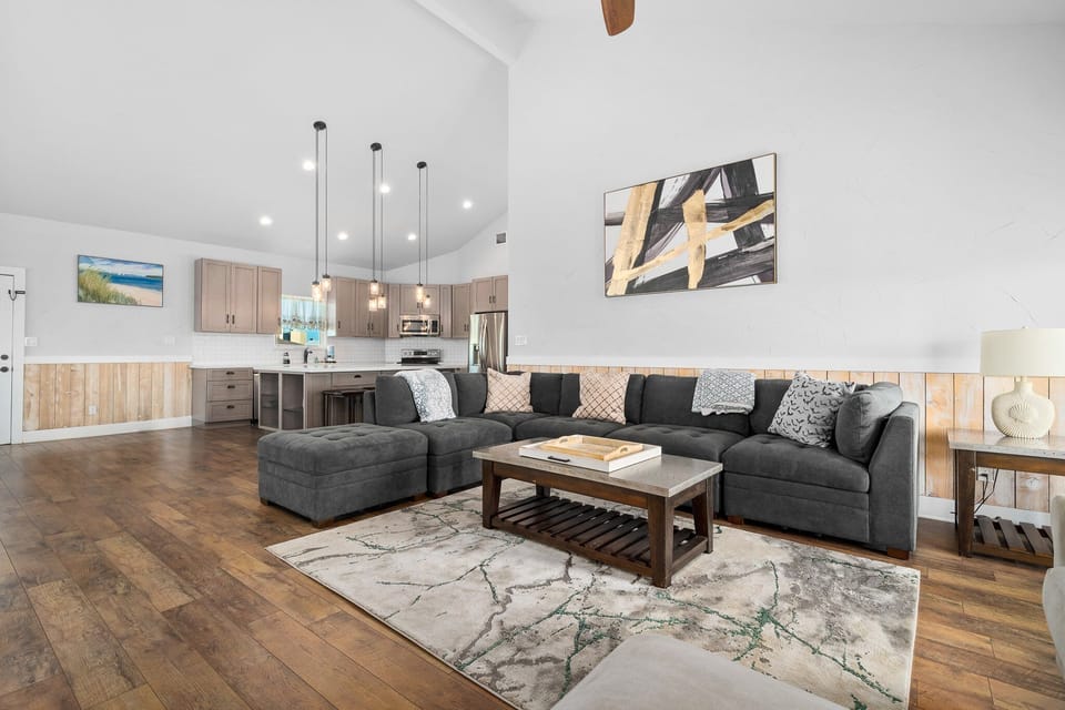 House, Multiple Beds, Balcony (BV 158 Beach View) | Living area | 42-inch flat-screen TV with digital channels