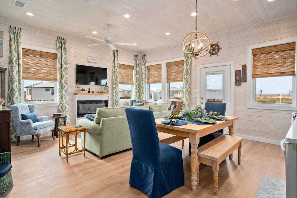 House, Multiple Beds, Patio, Pool View (St. Jo's Bungalow) | Interior