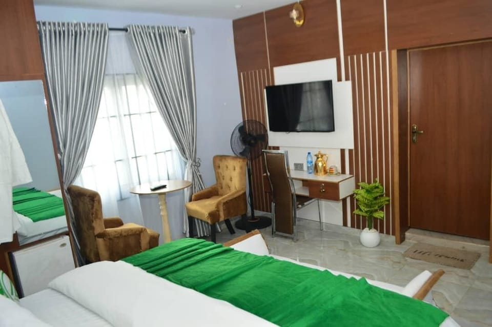 Luxury Room | In-room safe, desk, laptop workspace, free WiFi