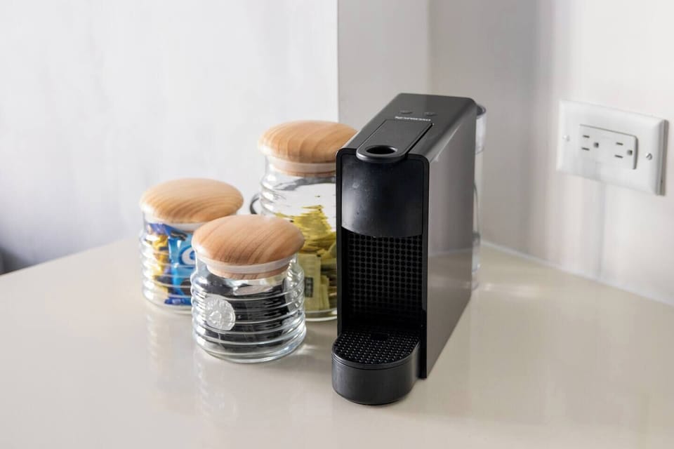 Cafetera Nespresso con Cápsulas de cortesia
