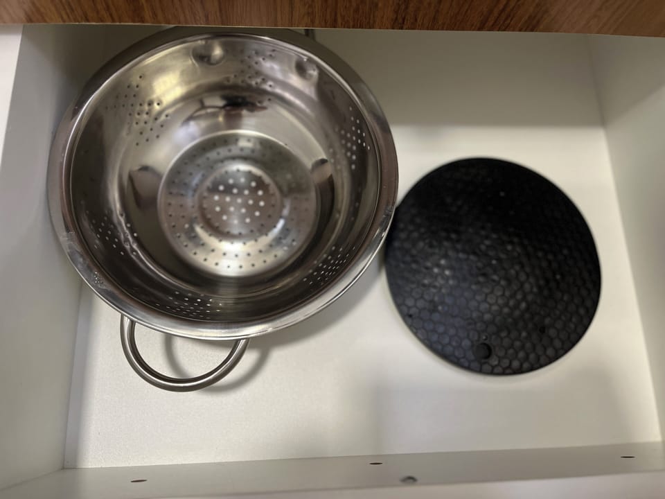 Microwave, stovetop, cookware/dishes/utensils