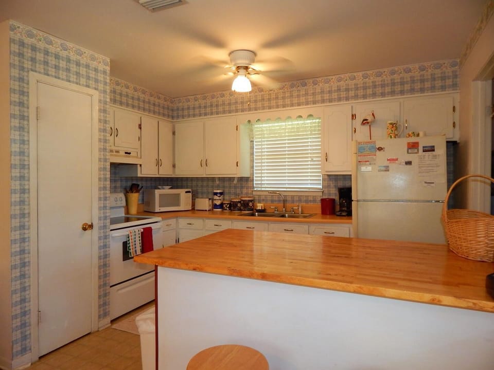 Kitchen Bar 