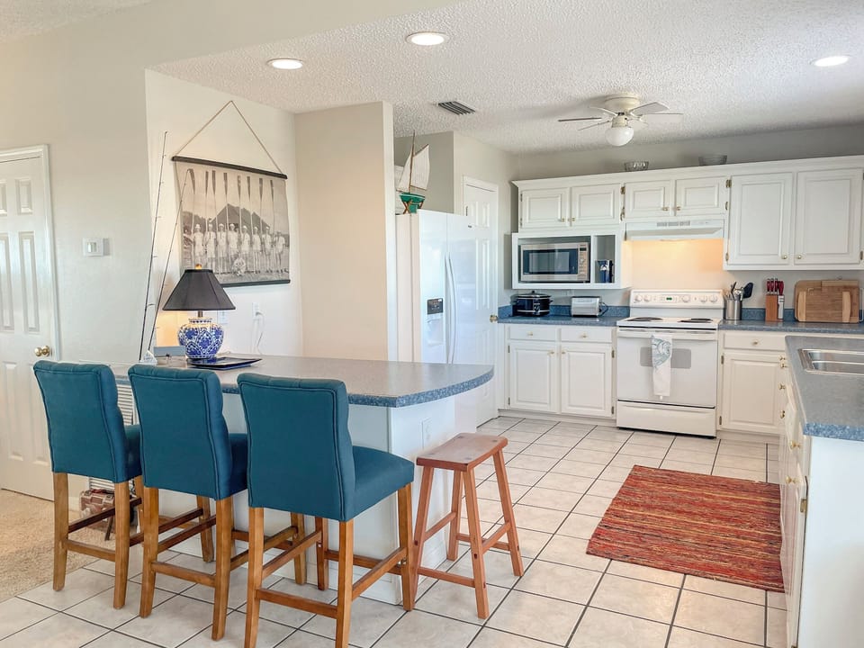 Kitchen Bar 