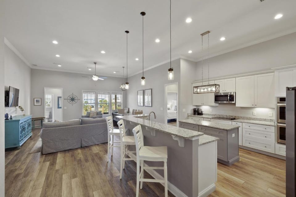 Well appointed kitchen has everything you need for all your meals