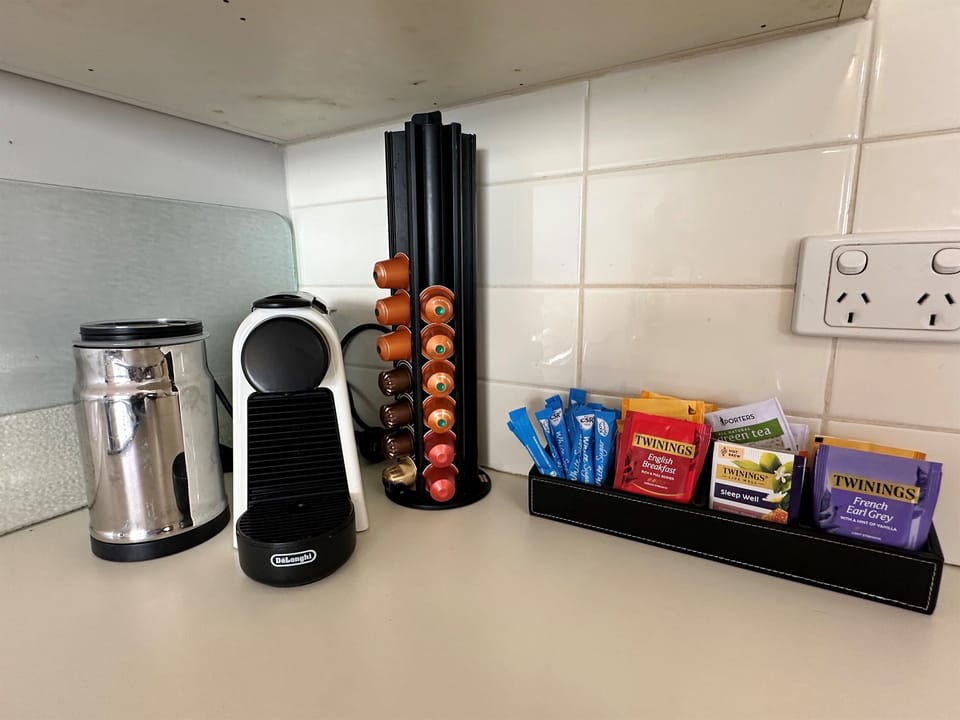 Nespresso coffee machine with pods & tea's