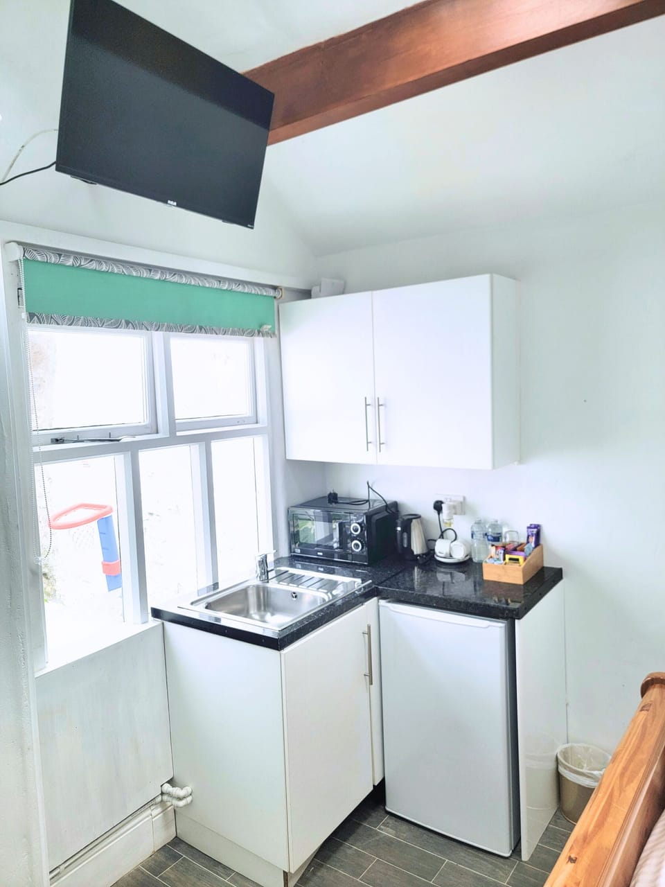 Superior Studio, Ensuite | Iron/ironing board, free WiFi
