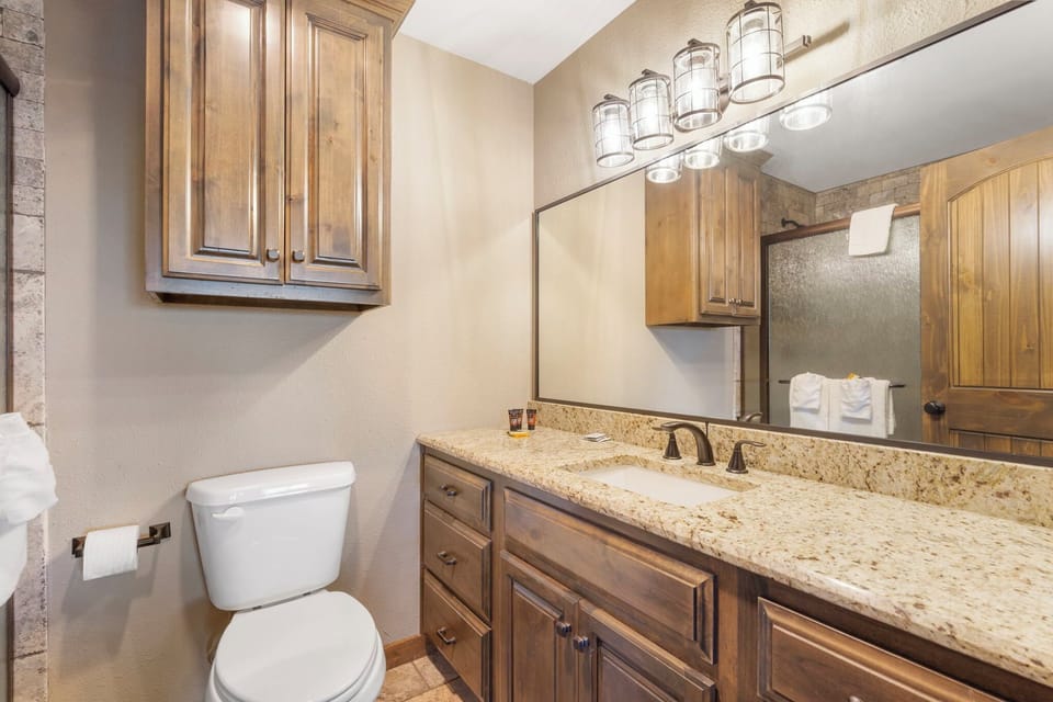 King Suite Bathroom