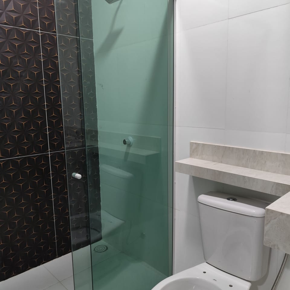 Shower, free toiletries, bathrobes, towels