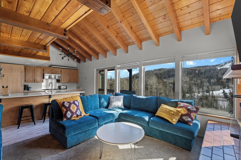 Living Room | Kitchen | 4 large windows and balcony door