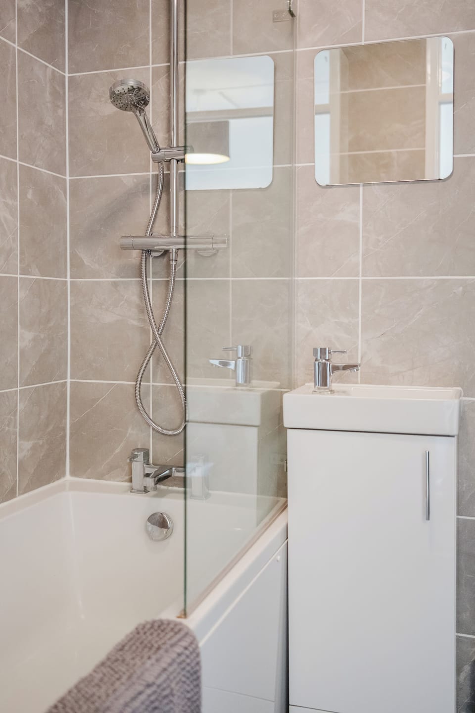 Corner House - Bright 2BD in Cheltenham House in Cheltenham