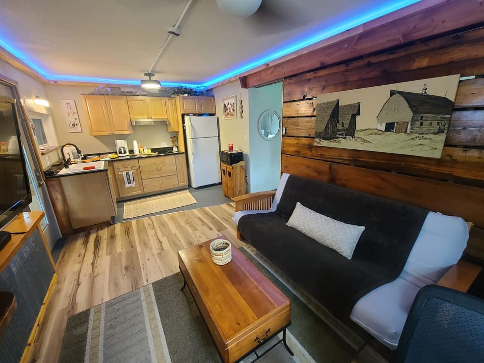 spacious living room 
