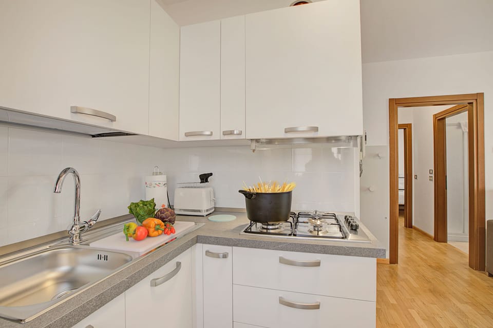 Family Apartment, Multiple Bedrooms (Ardaro 1) | Private kitchen | Fridge, microwave, oven, stovetop