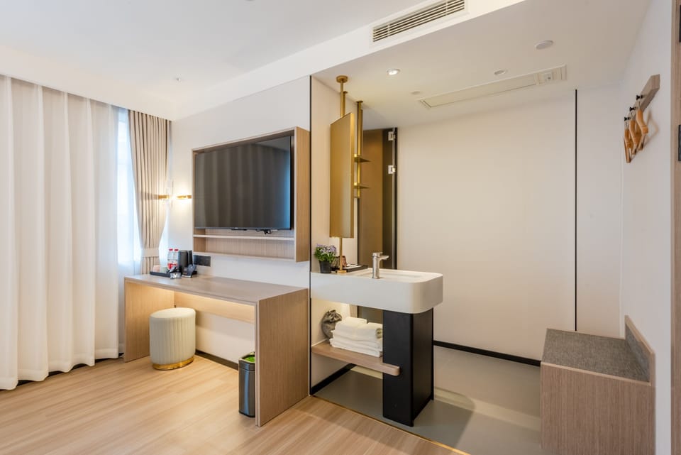 Comfort Double or Twin Room | Free WiFi, bed sheets