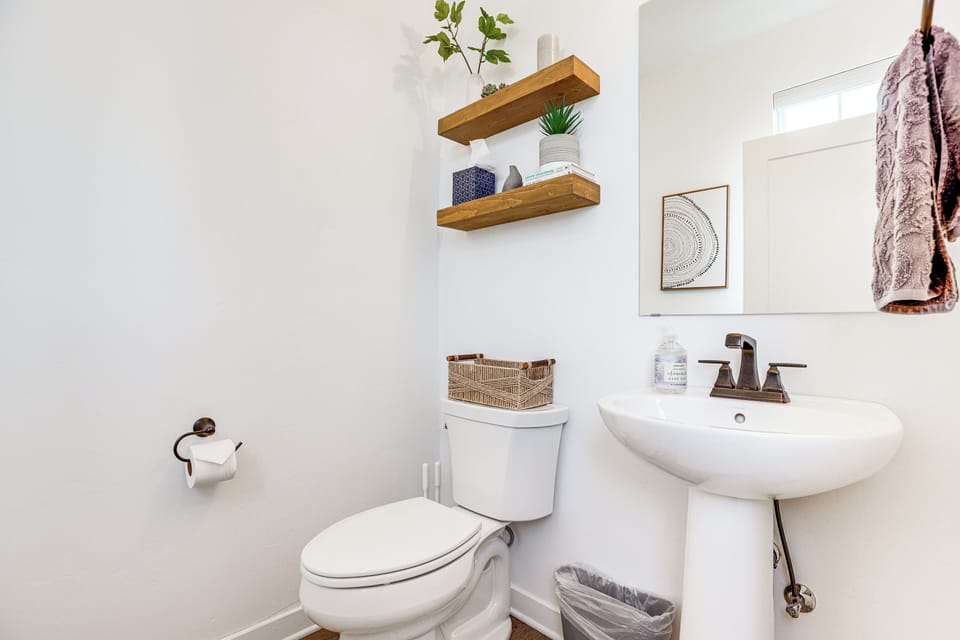 Half Bathroom | 1st Floor