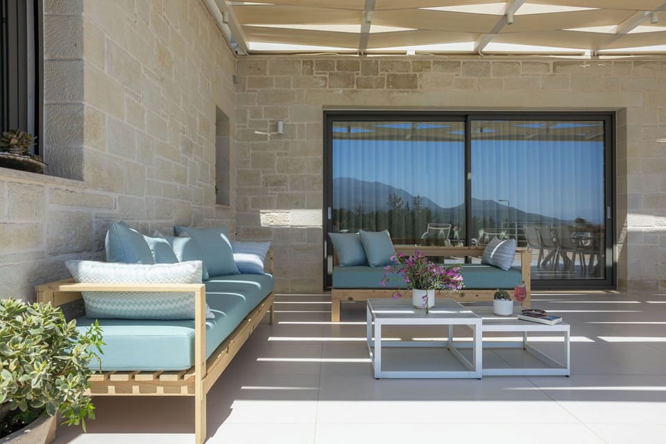 Building Exterior, Outdoor