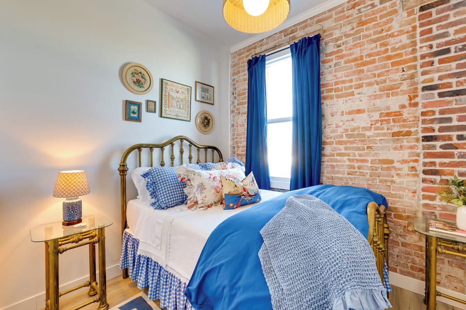 Bedroom 1 | Queen Bed | Linens Provided