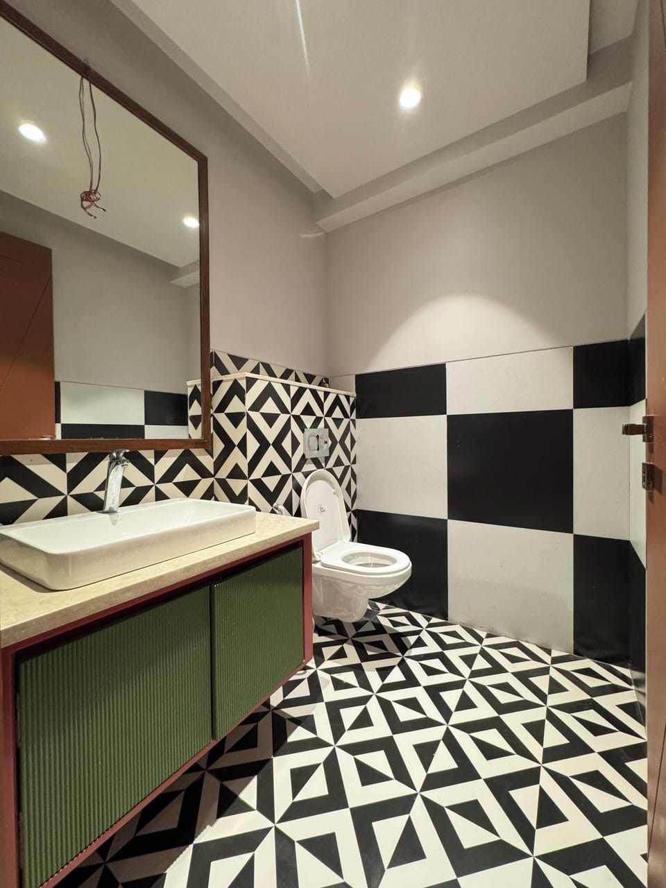 Luxury Studio Suite, 2 Bedrooms, Garden Area | Bathroom | Shower, towels, soap, shampoo