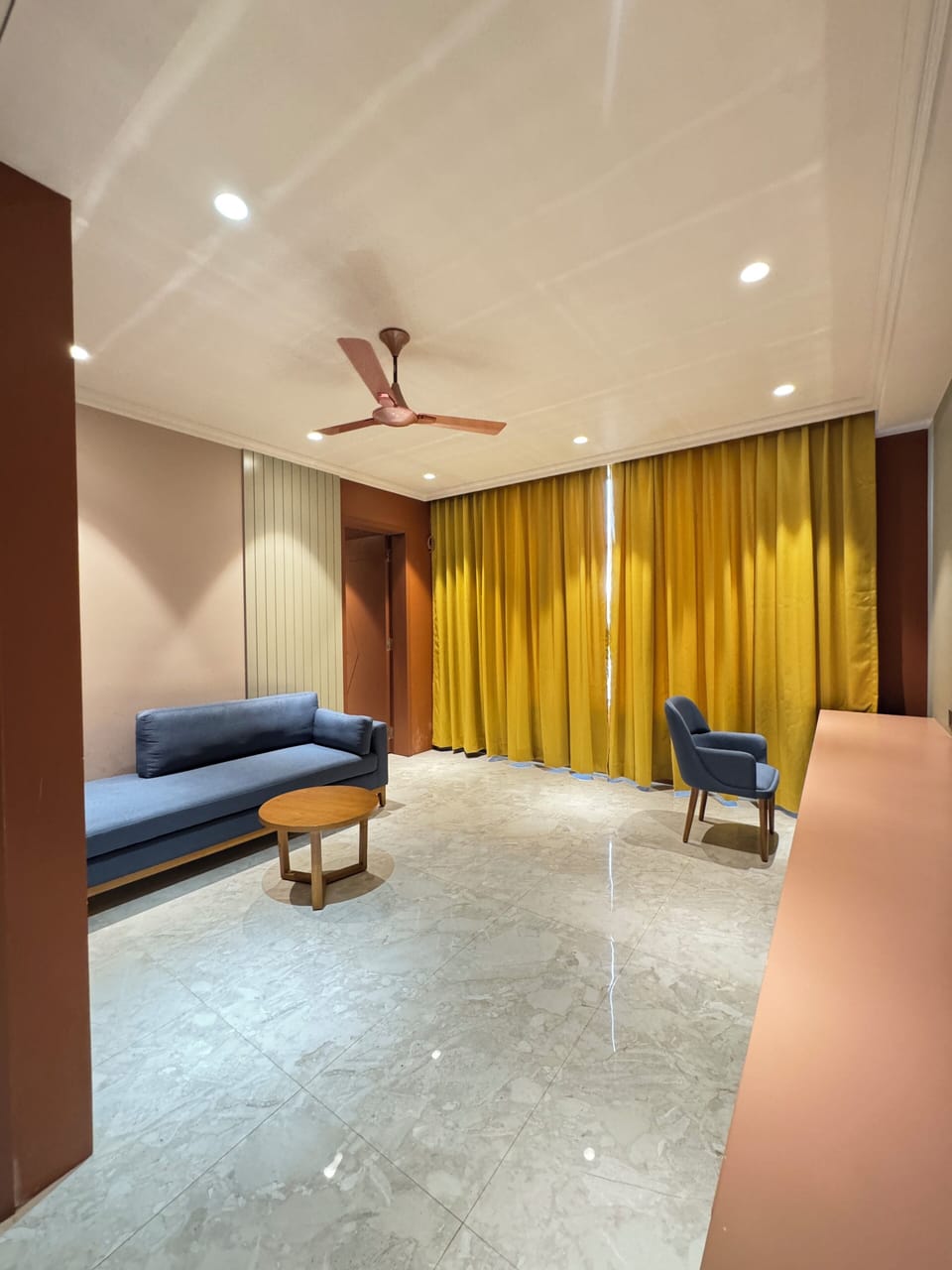 Luxury Studio Suite, 2 Bedrooms, Garden Area | Desk