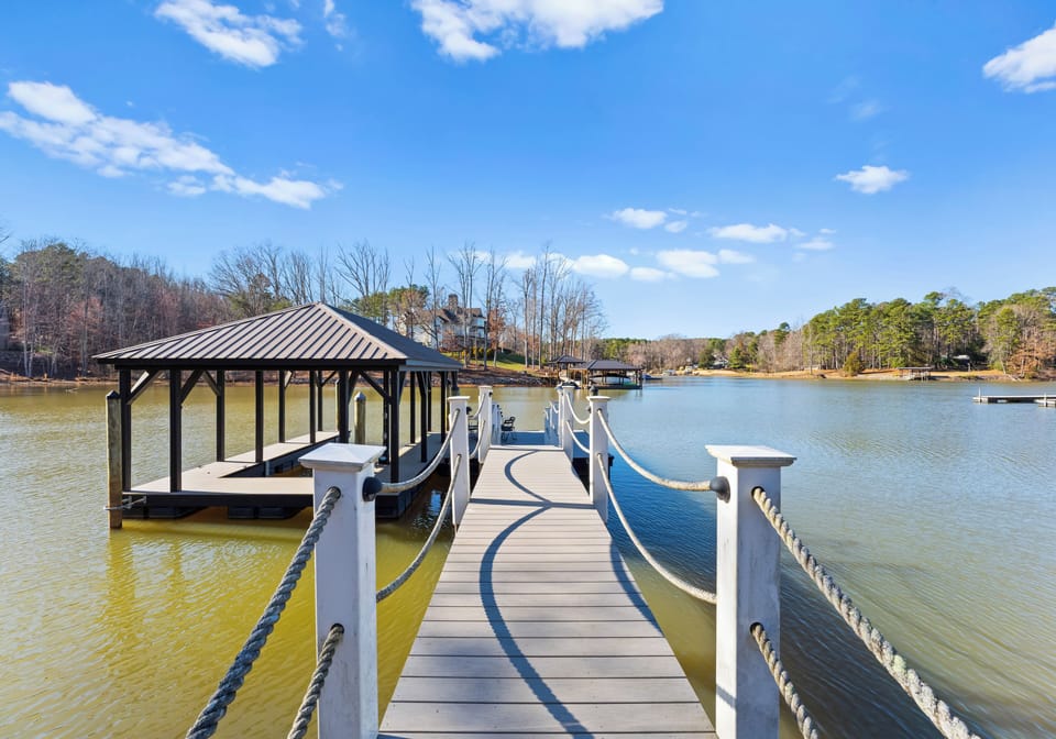 New covered dock to park your rented boat. 
