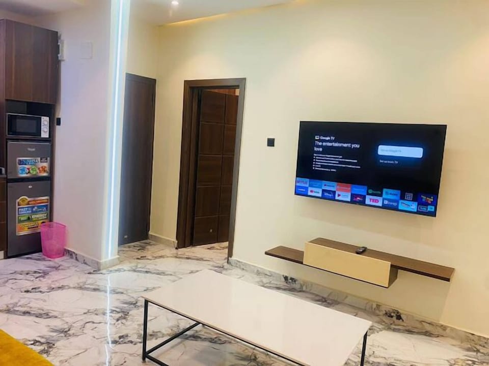 Family Apartment, Balcony, City View | Living area