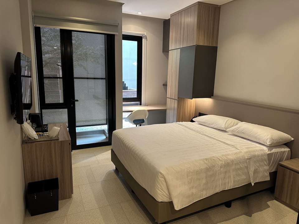 Grand Room, Balcony | In-room safe, desk, laptop workspace, iron/ironing board