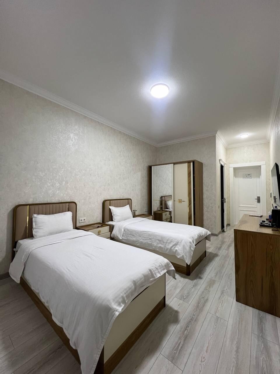 Comfort Double or Twin Room | In-room safe, desk, laptop workspace, blackout drapes
