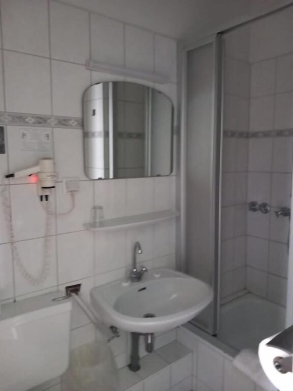Standard Double or Twin Room | Bathroom | Shower, hair dryer, towels, soap