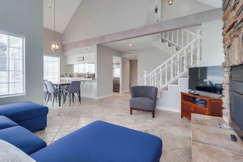 View of the dining and living room from the sofa.