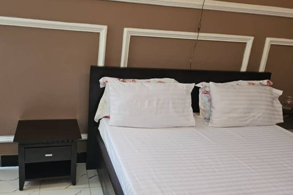 Comfort Double Room, Garden View | Laptop workspace