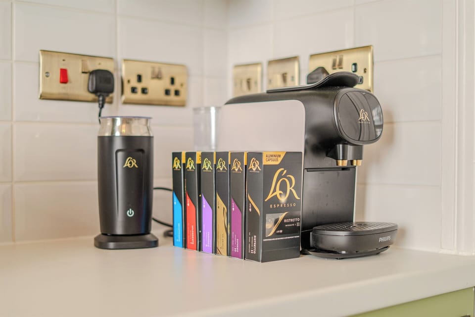 Coffee pods and Coffee machine