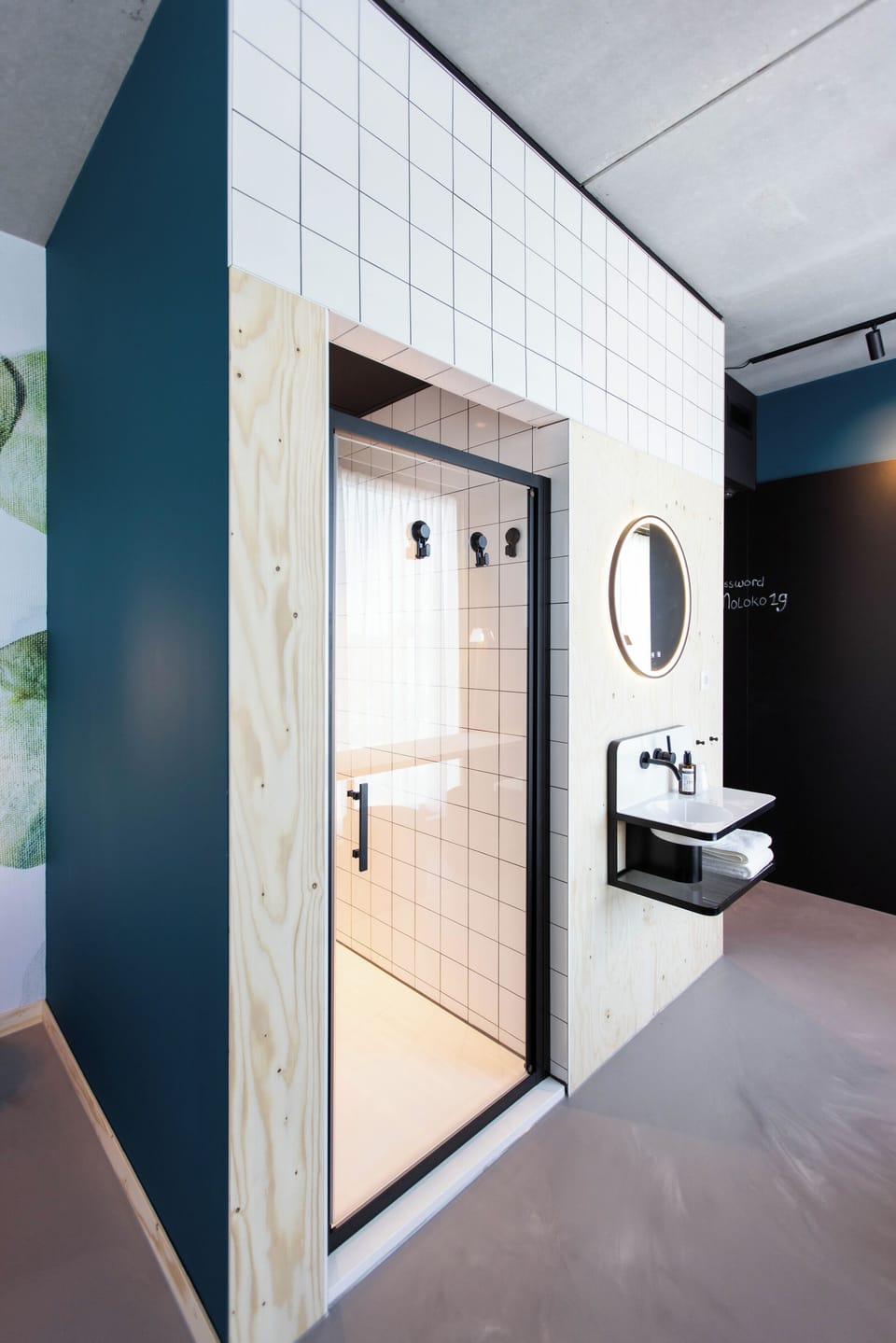 Double Room, 1 King Bed, Private Bathroom, City View | Bathroom | Shower, hair dryer, towels, soap