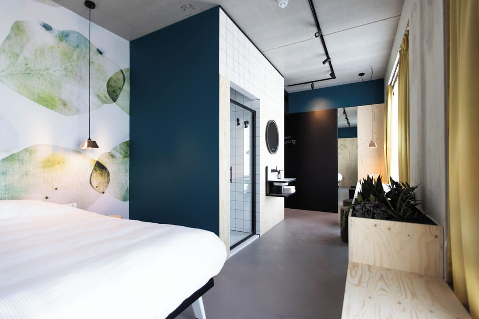 Double Room, 1 King Bed, Private Bathroom, City View | Laptop workspace, soundproofing, iron/ironing board, free WiFi
