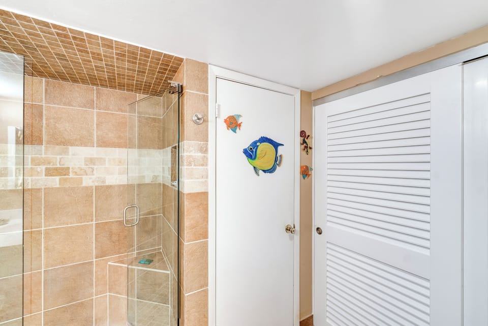 Bathroom at Lovers key PH5