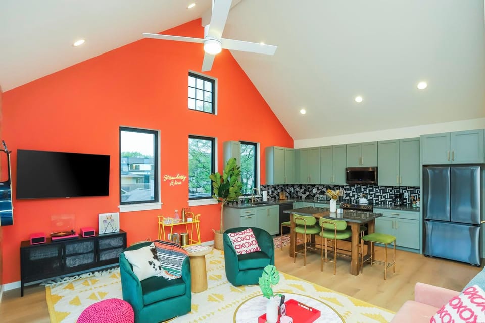 Open, easy living!