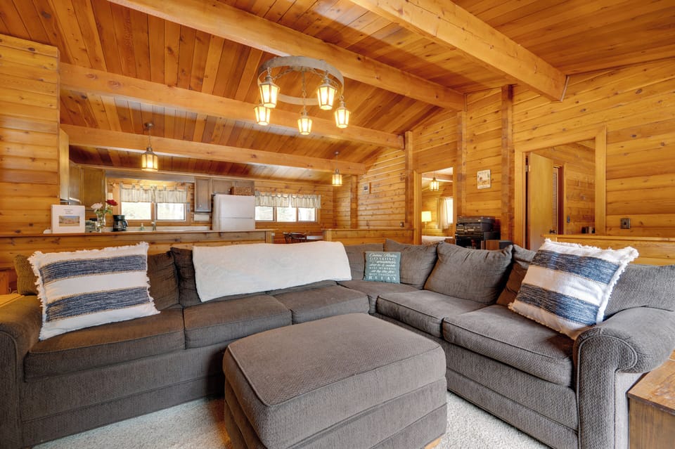 House (6 Bedrooms) | Interior