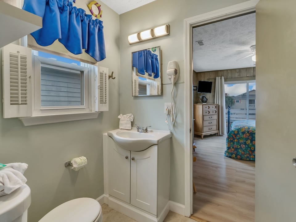 2nd Jack-N-Jill Bathroom
