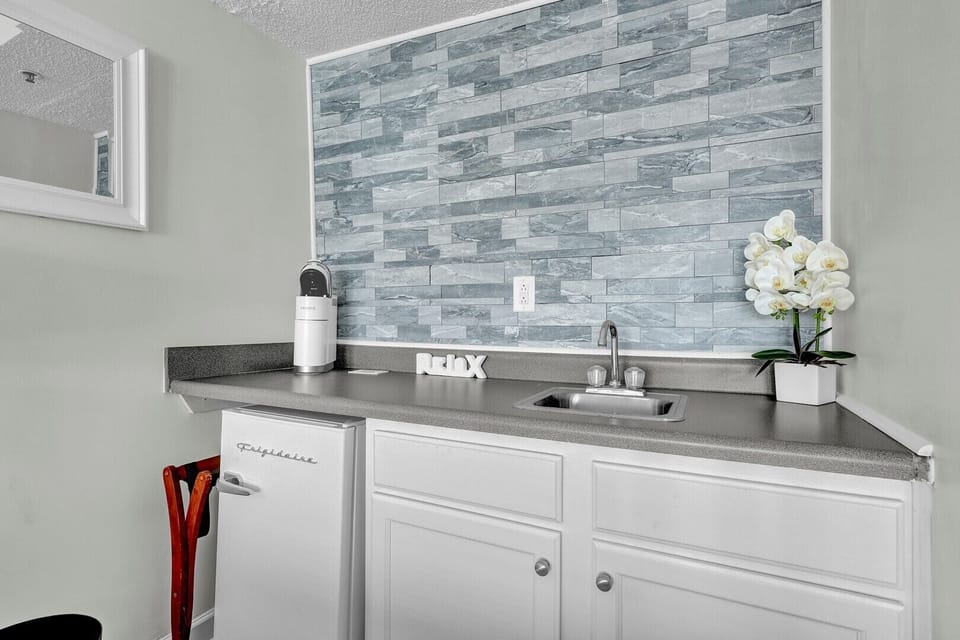 Kitchenette in Guest Bedroom