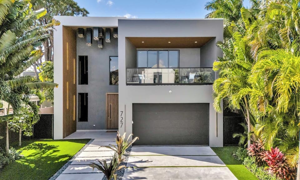 Exterior & Driveway