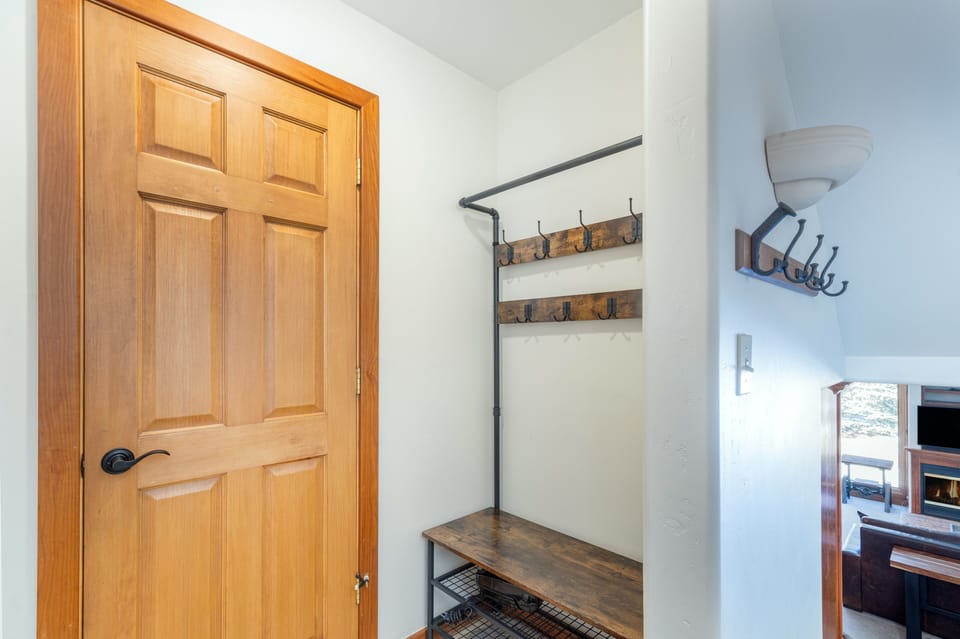 Condo, 2 Bedrooms | Interior