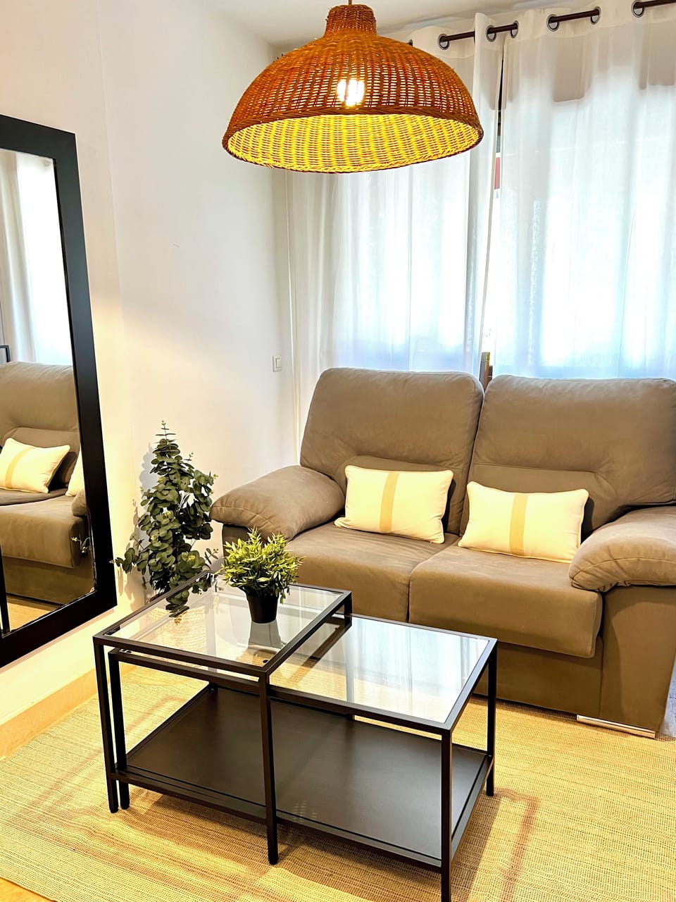 Classic Studio, 1 Queen Bed | Living room