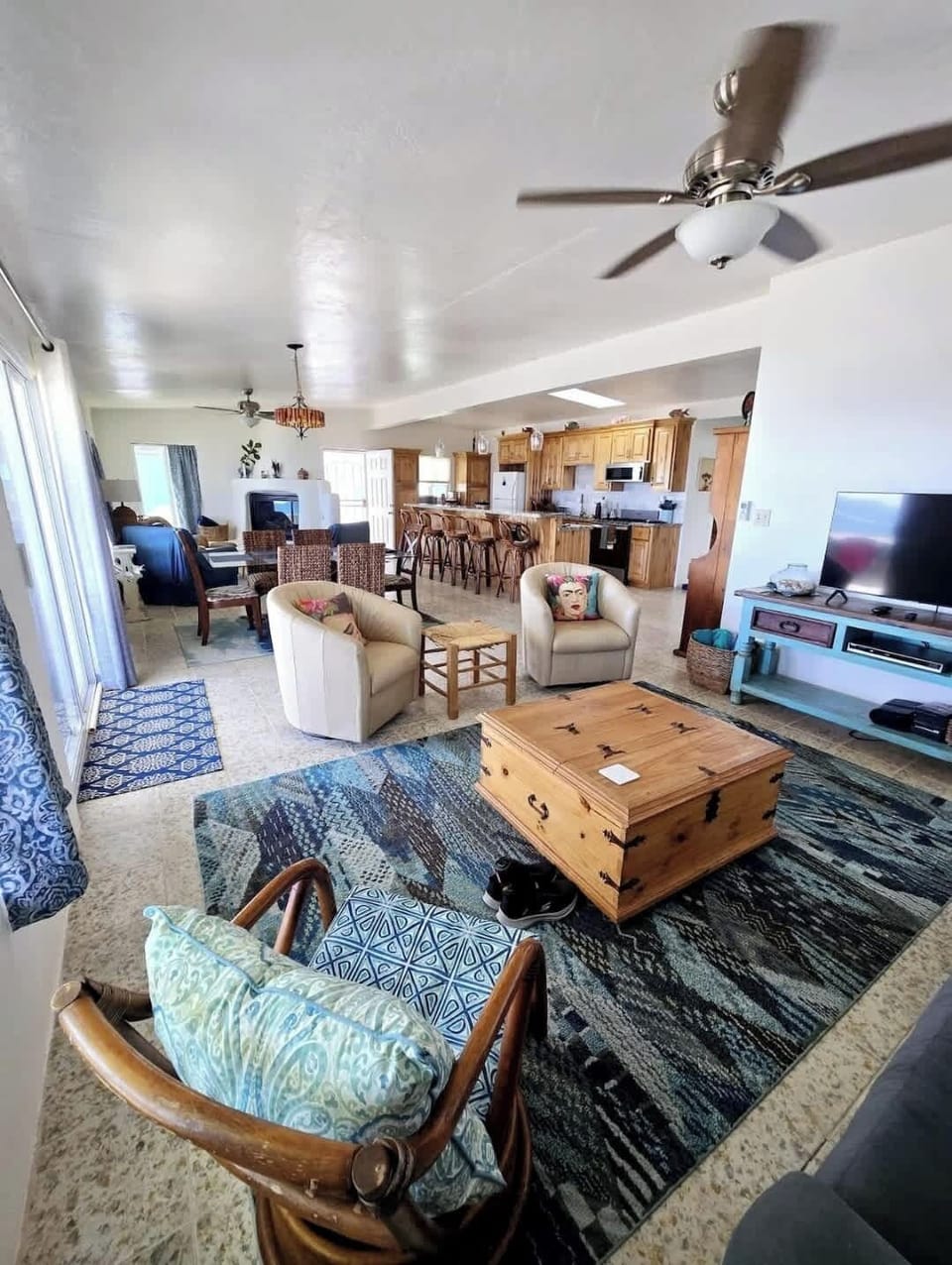LIVING AREAS