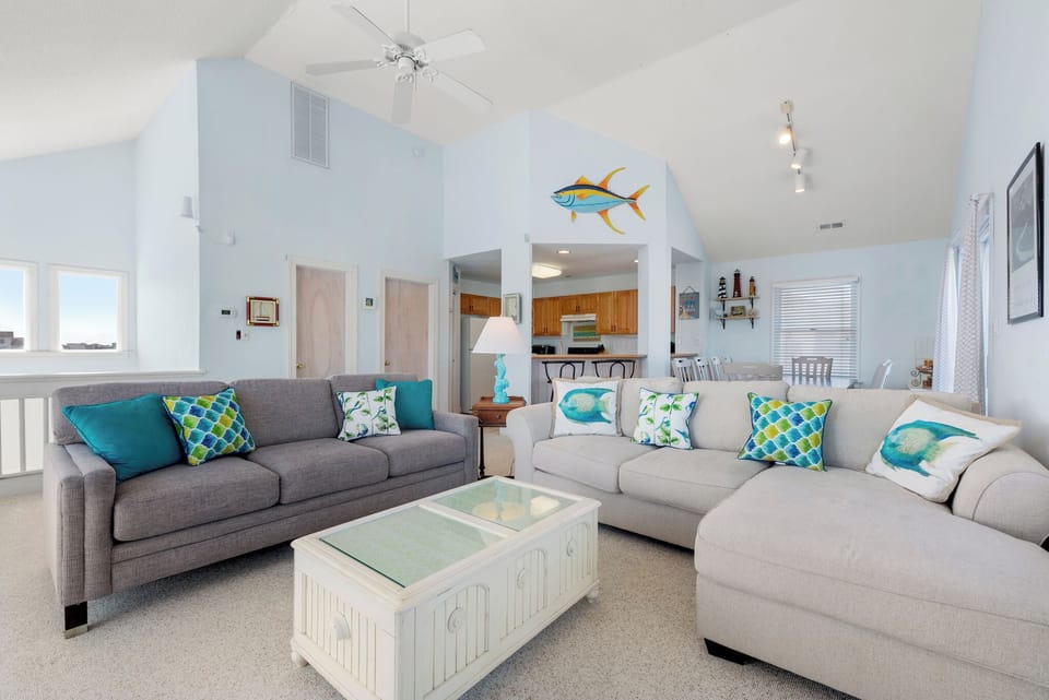 OSO15: The Salty Dog | Top Level Living Area